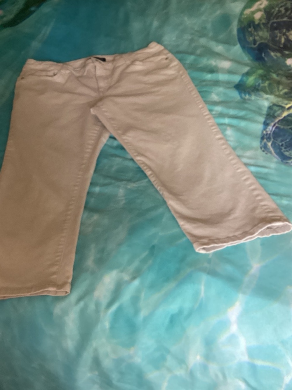 Bandolino Beige Women’s Capris size 10